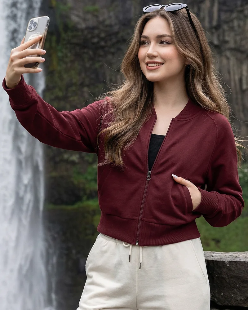 بيواكوف Women's Tawny Port Maroon Crop Zipper Sweatshirt